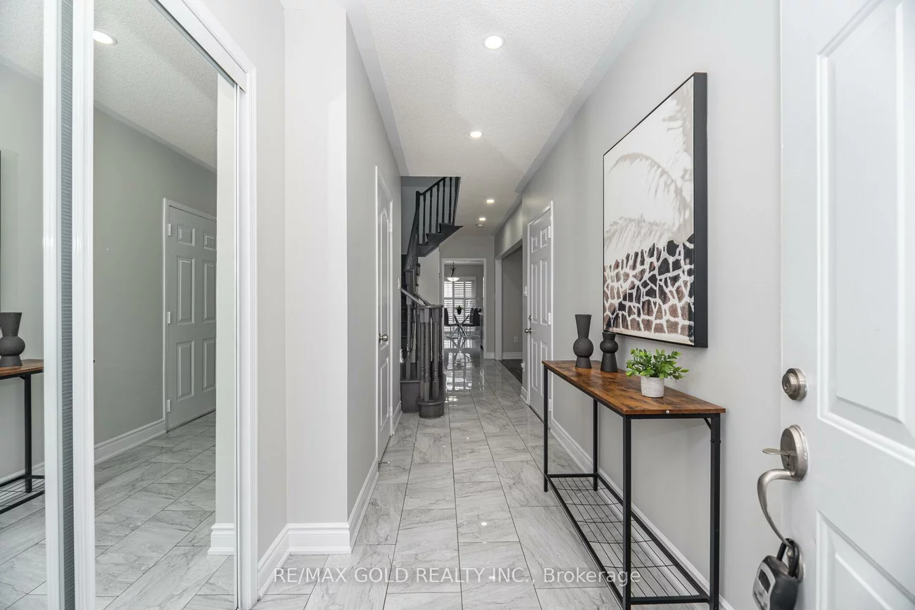 17, Binder Twine, Fletcher's Creek Village, Brampton