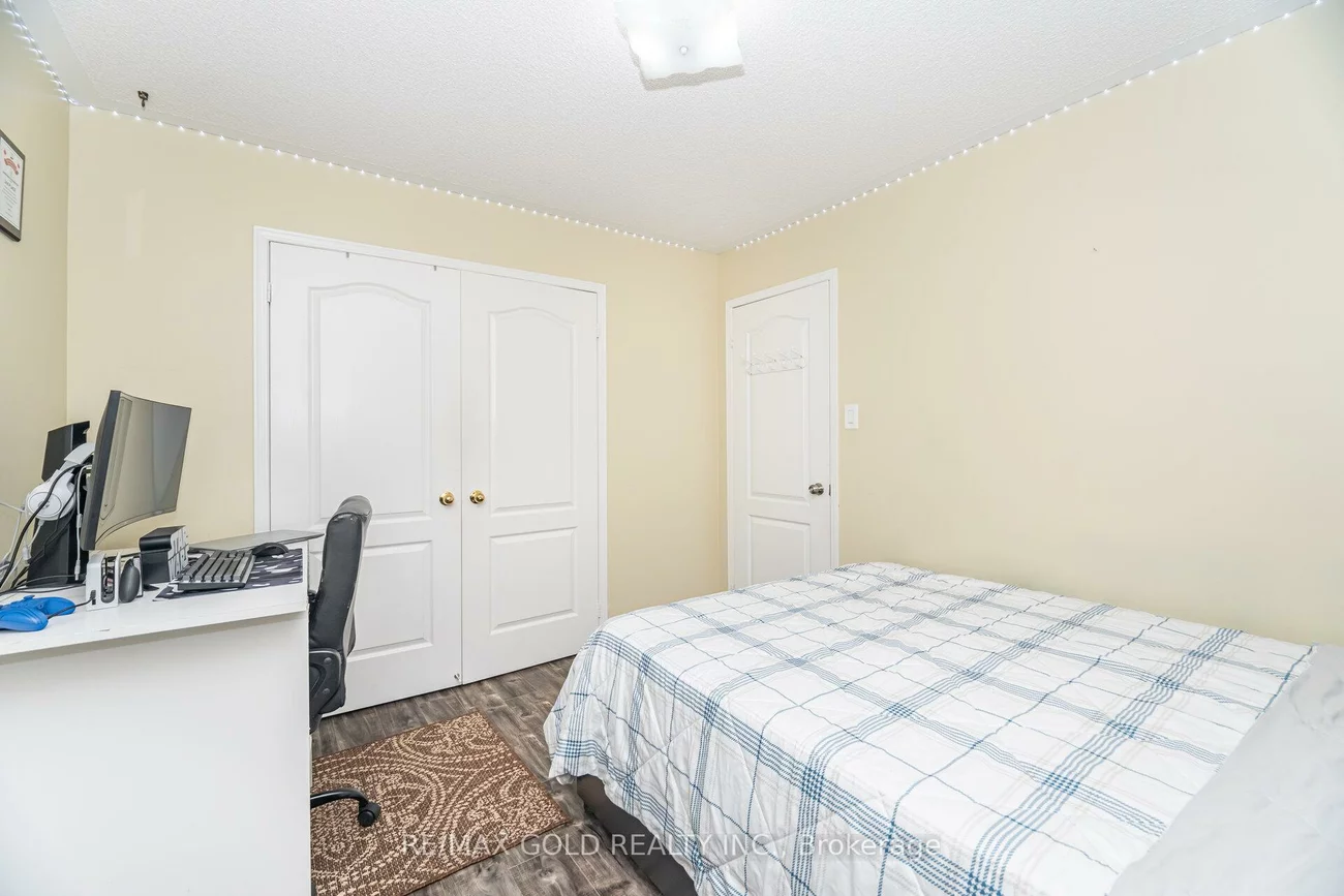 17, Binder Twine, Fletcher's Creek Village, Brampton