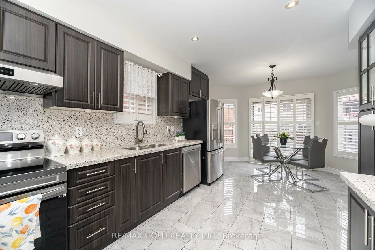 17, Binder Twine, Fletcher's Creek Village, Brampton