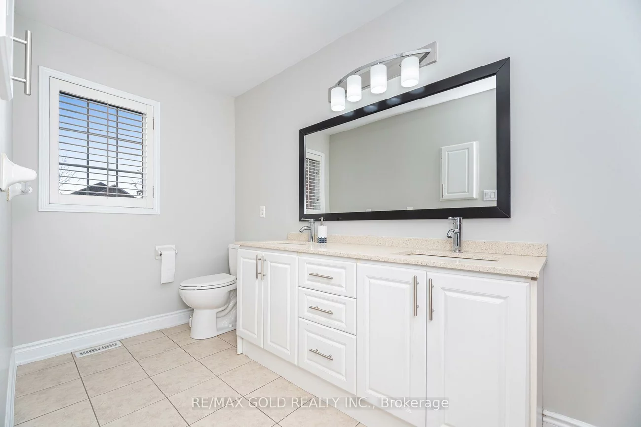 17, Binder Twine, Fletcher's Creek Village, Brampton