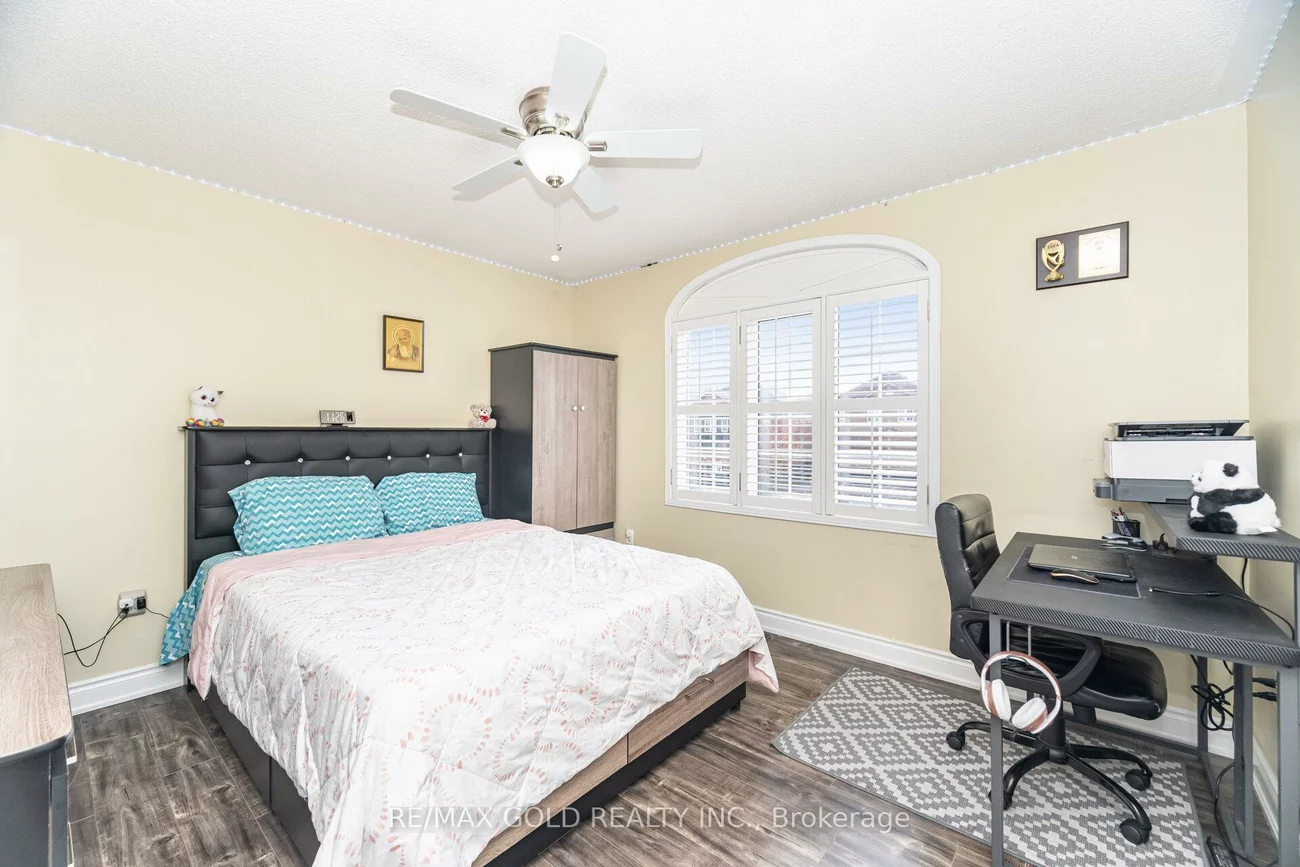 17, Binder Twine, Fletcher's Creek Village, Brampton