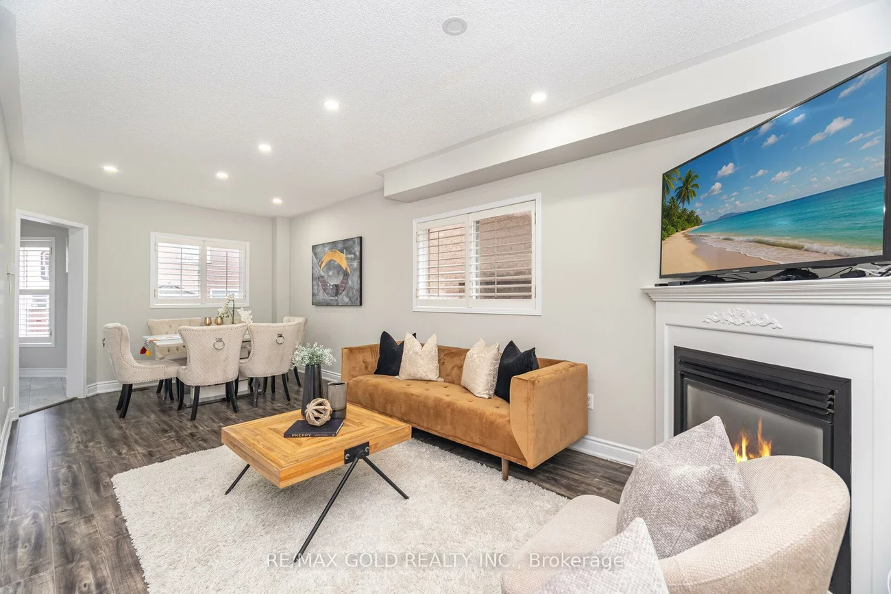 17, Binder Twine, Fletcher's Creek Village, Brampton