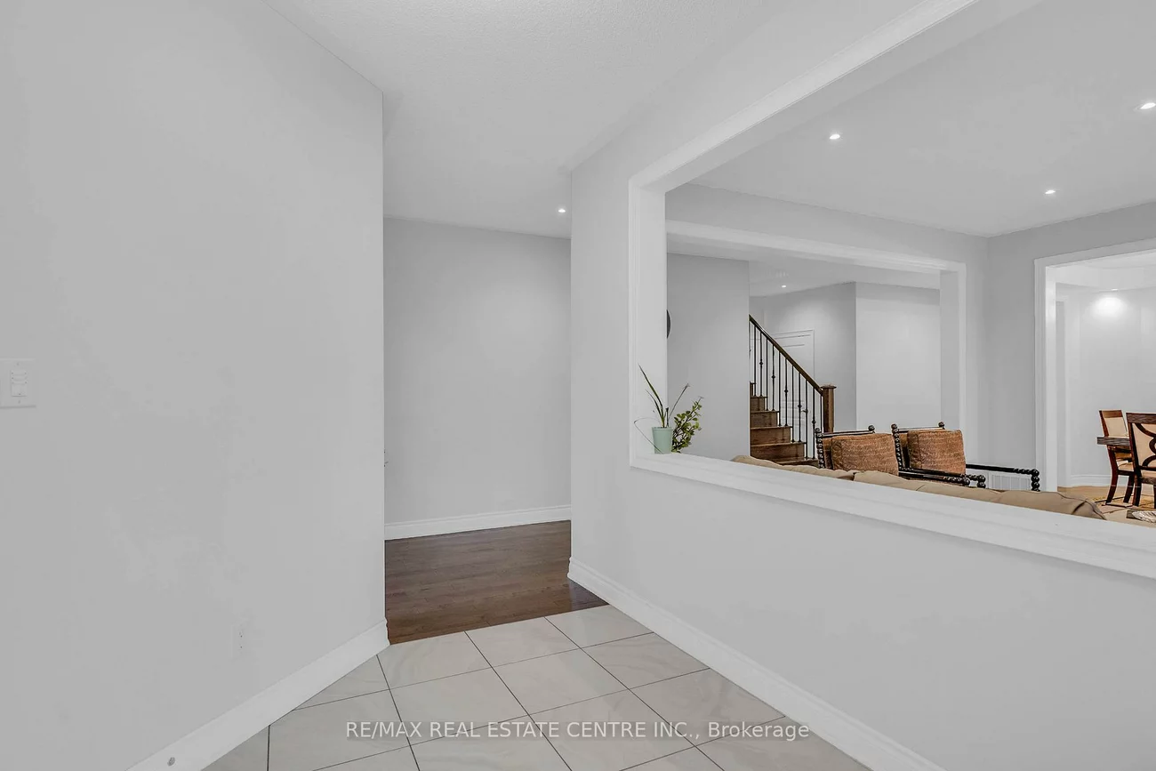 11, Mistyglen, Credit Valley, Brampton