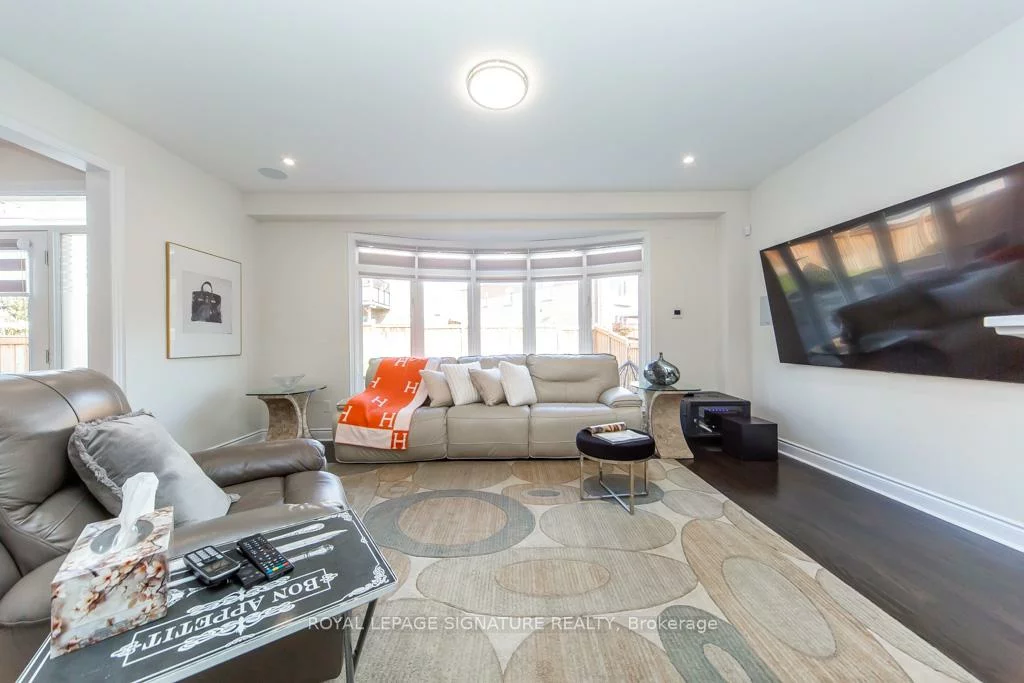 37, Royal West, Credit Valley, Brampton