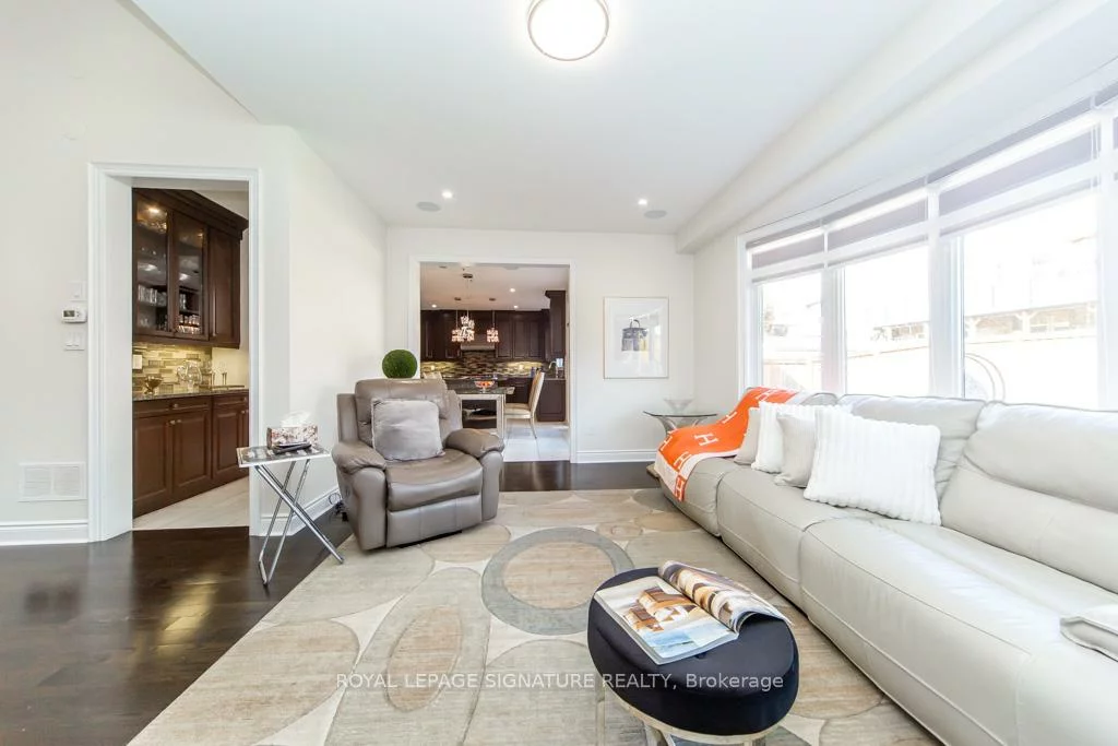 37, Royal West, Credit Valley, Brampton