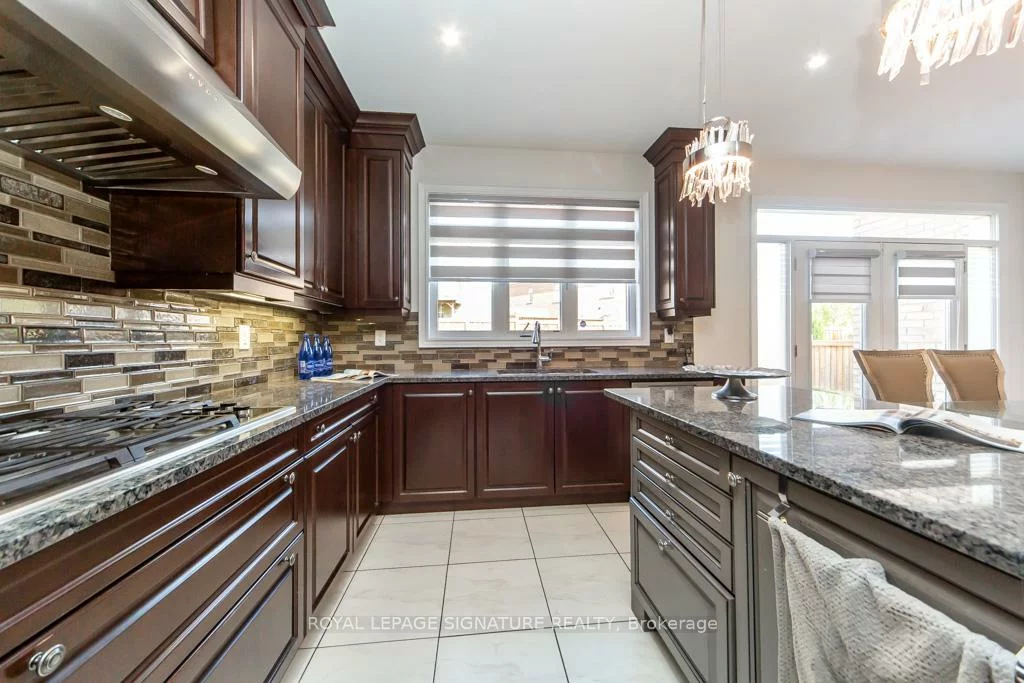 37, Royal West, Credit Valley, Brampton
