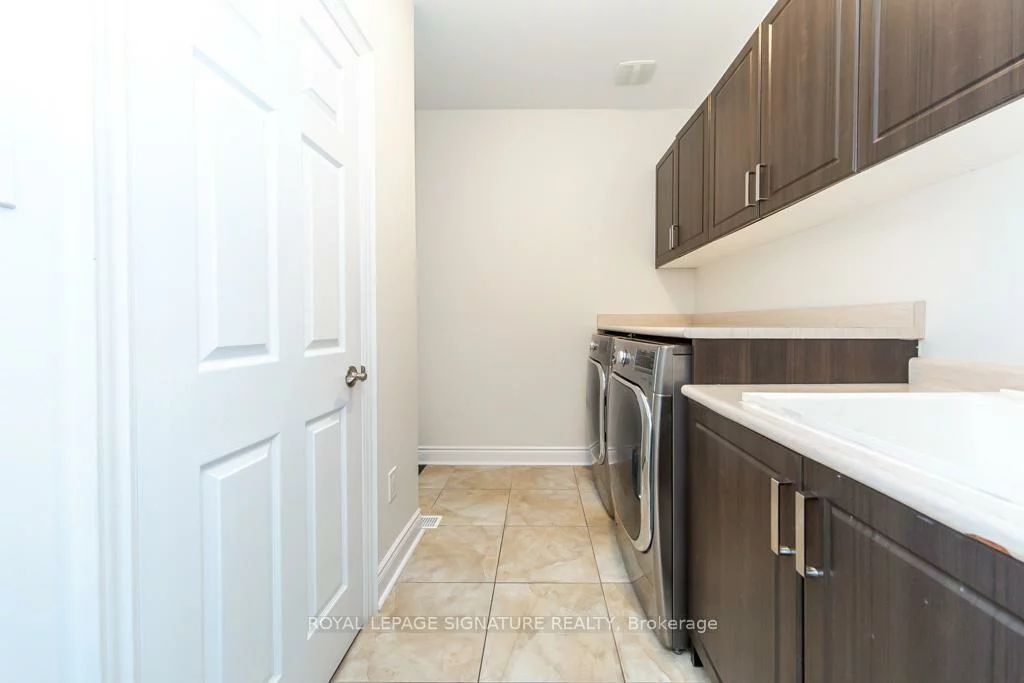 37, Royal West, Credit Valley, Brampton