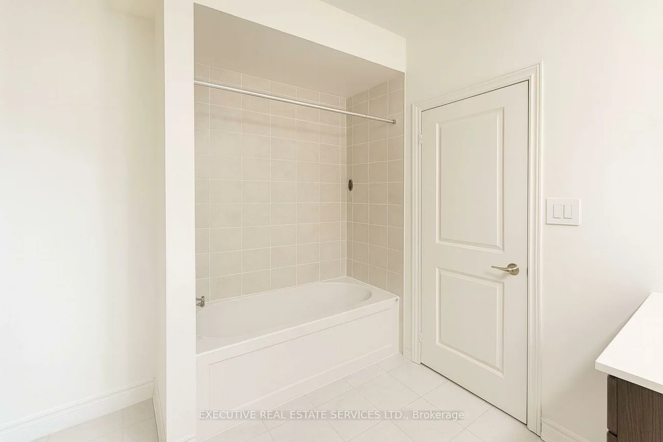 95, Yellow Brick, Brampton North, Brampton