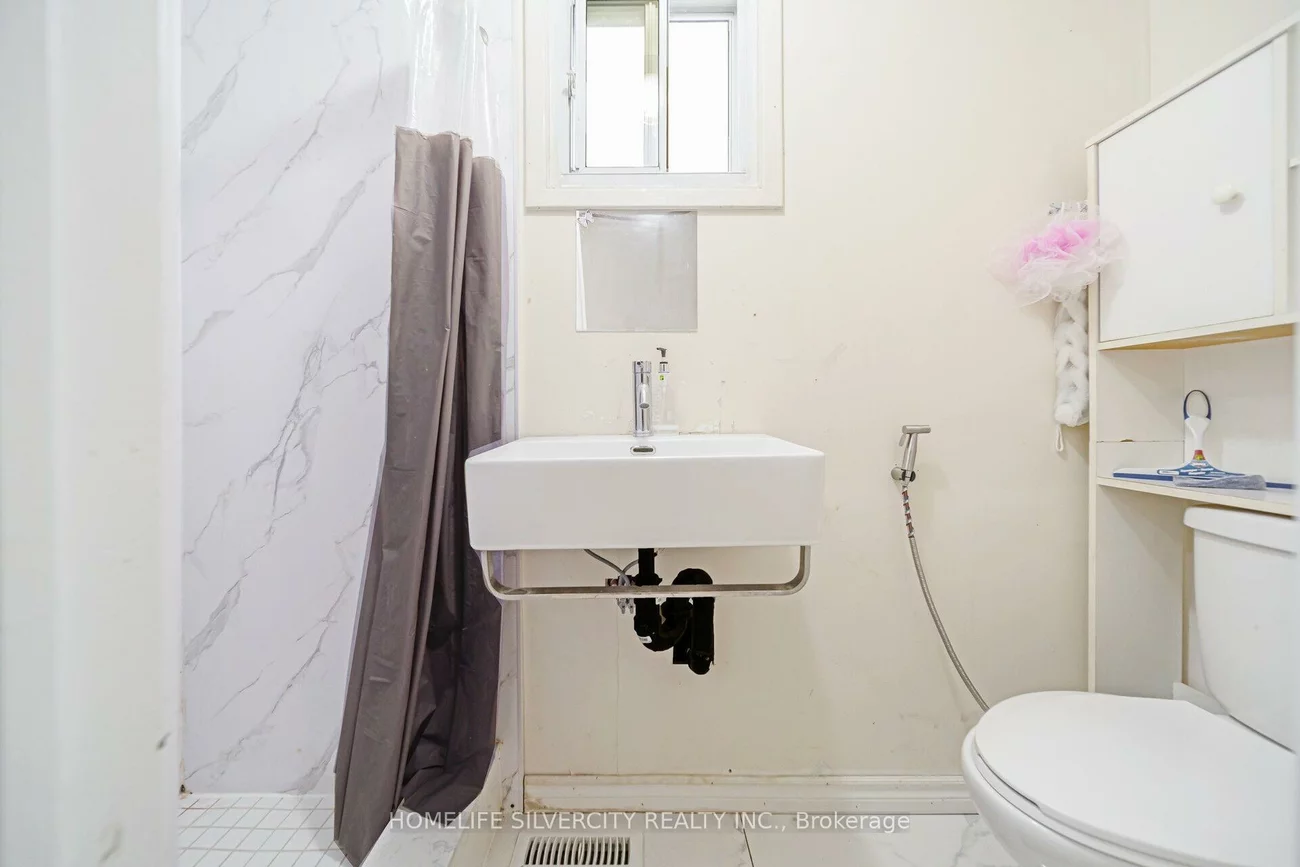 19, Pickard, Fletcher's West, Brampton