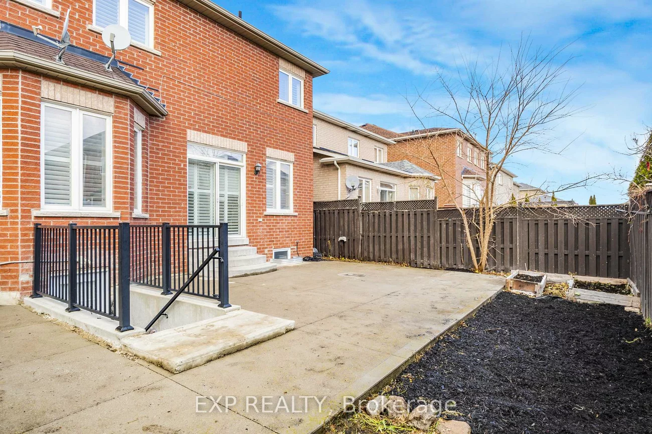 15, Freesia, Northwest Sandalwood Parkway, Brampton