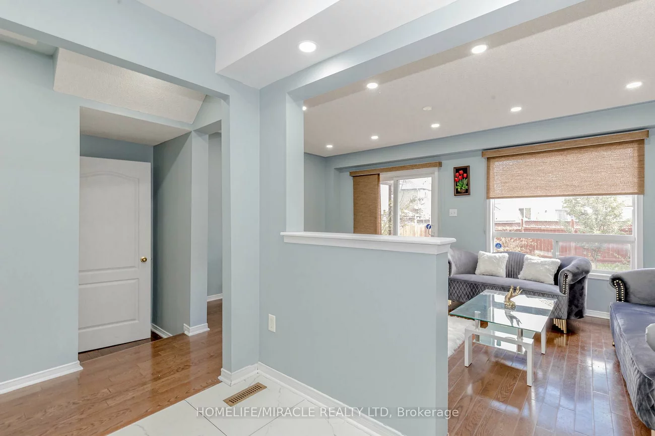 4, Vauxhall, Fletcher's Meadow, Brampton