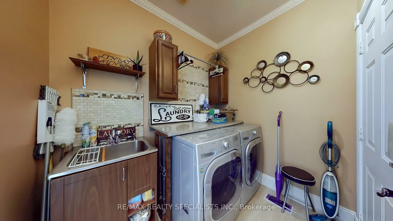 11, Wonder, Vales of Castlemore, Brampton