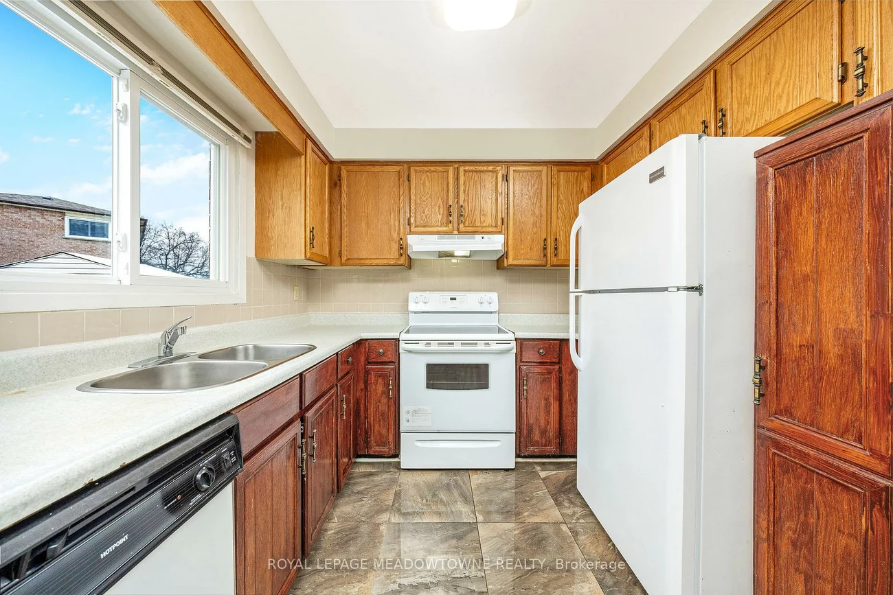 165, Vodden, Brampton West, Brampton