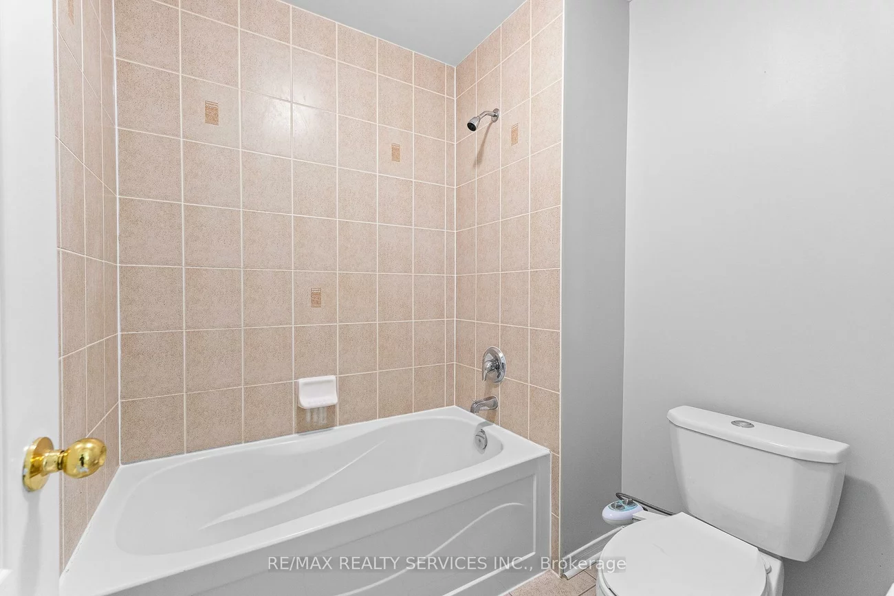 120, Bushmill, Fletcher's Meadow, Brampton