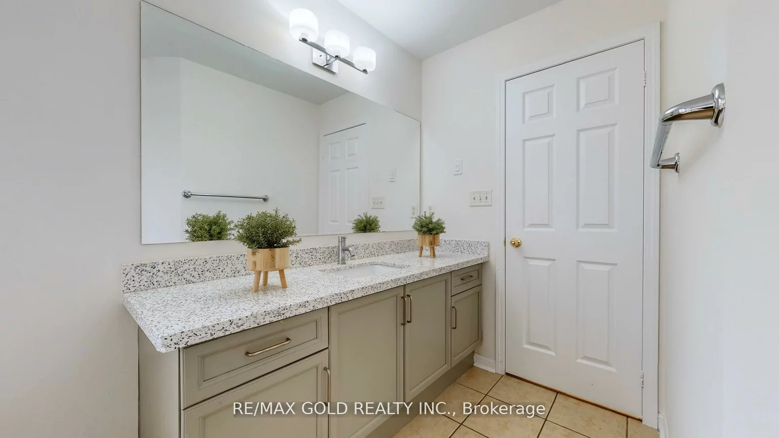 7, Chudleigh, Credit Valley, Brampton