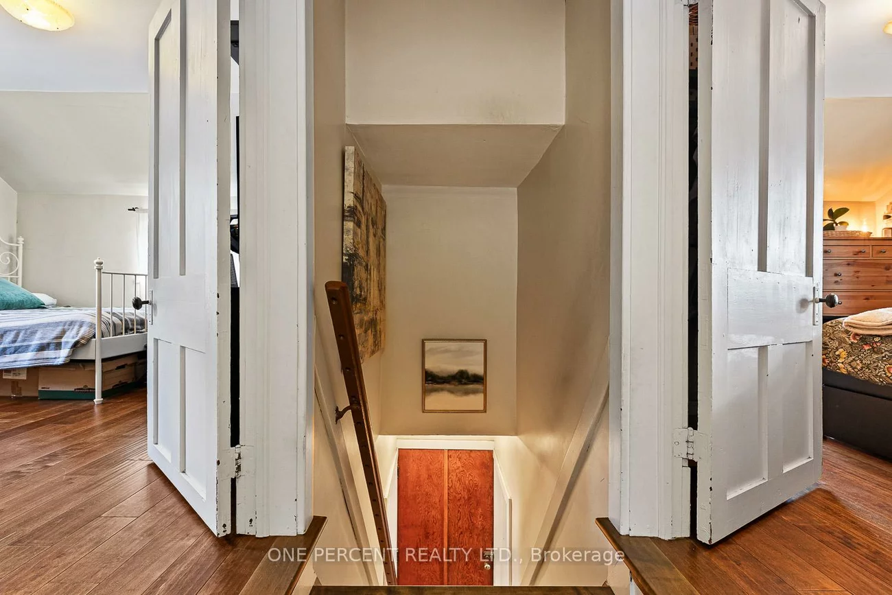 3, Bird, Downtown Brampton, Brampton