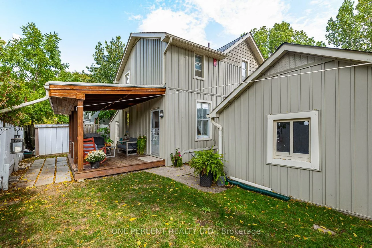 3, Bird, Downtown Brampton, Brampton