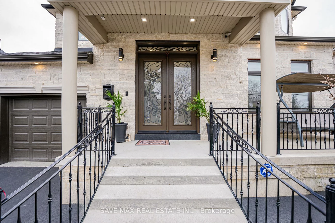 23, Hillcrest, Queen Street Corridor, Brampton