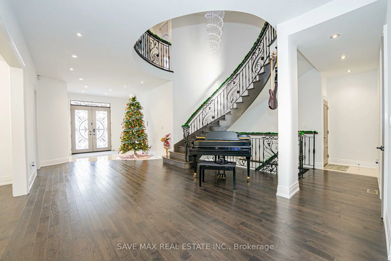 23, Hillcrest, Queen Street Corridor, Brampton