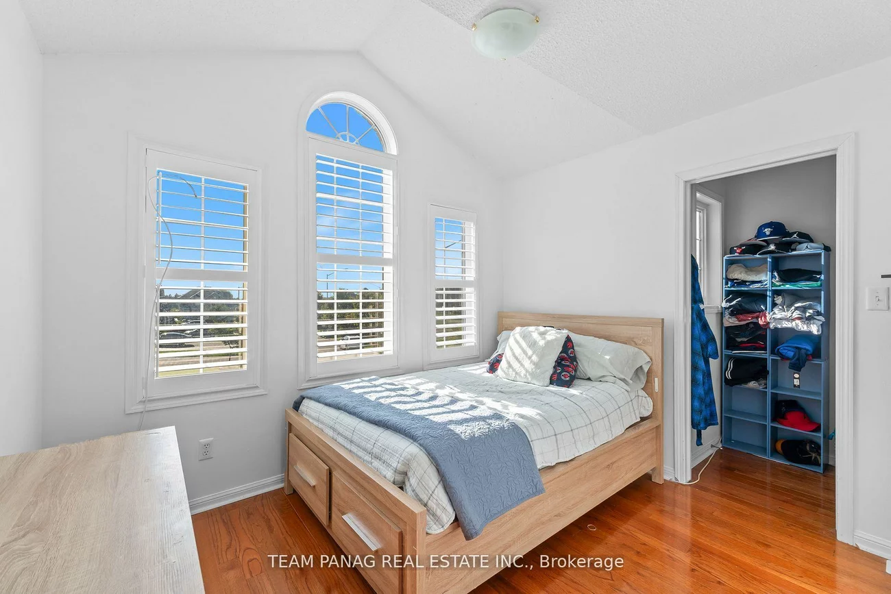 22, Coachlight, Vales of Castlemore, Brampton