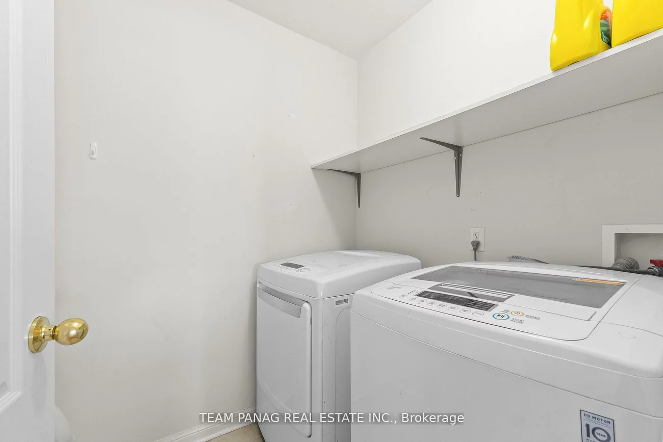 22, Coachlight, Vales of Castlemore, Brampton