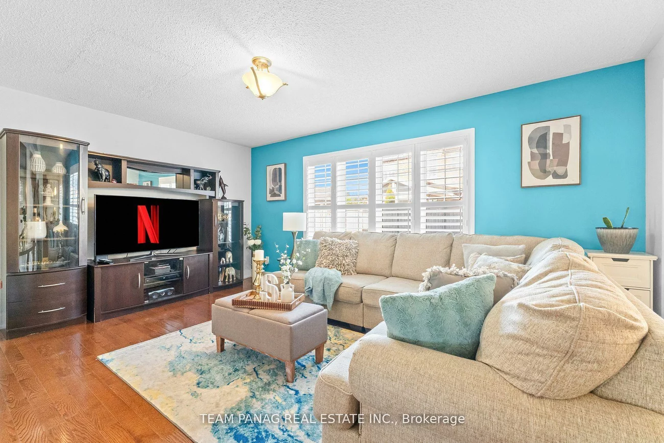 22, Coachlight, Vales of Castlemore, Brampton