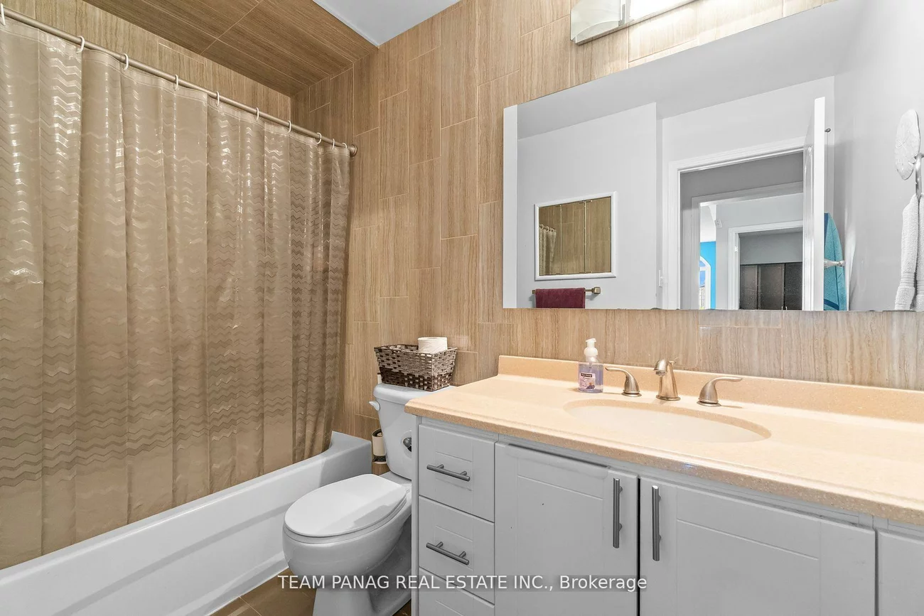 22, Coachlight, Vales of Castlemore, Brampton