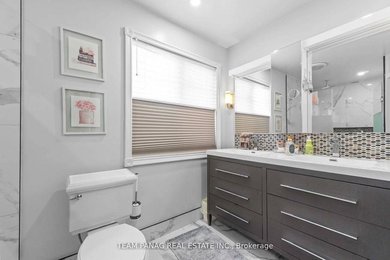 22, Coachlight, Vales of Castlemore, Brampton