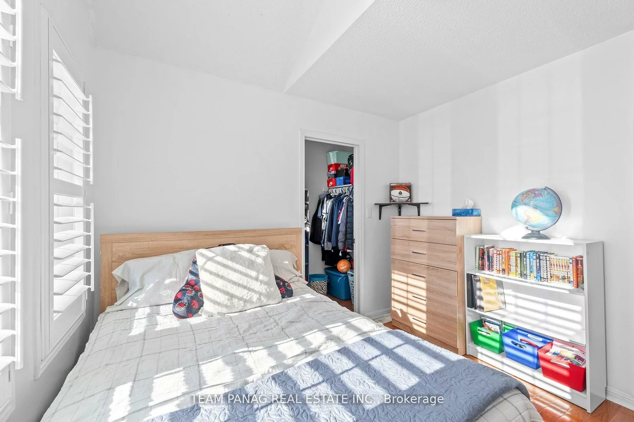 22, Coachlight, Vales of Castlemore, Brampton