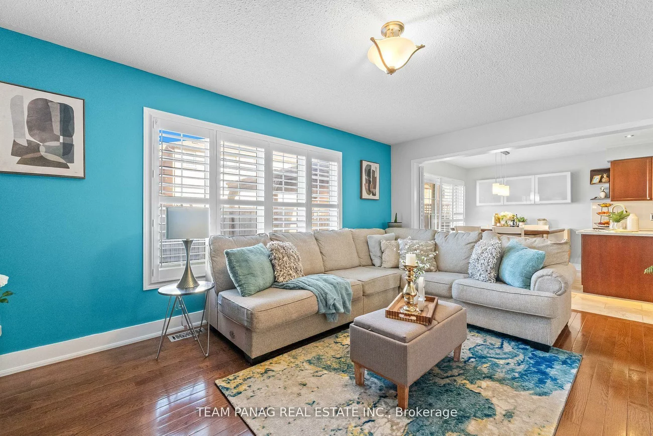 22, Coachlight, Vales of Castlemore, Brampton