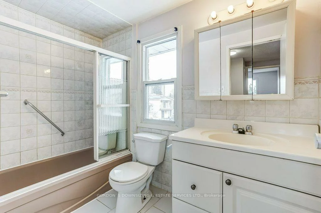 17, Roehampton, Brampton South, Brampton