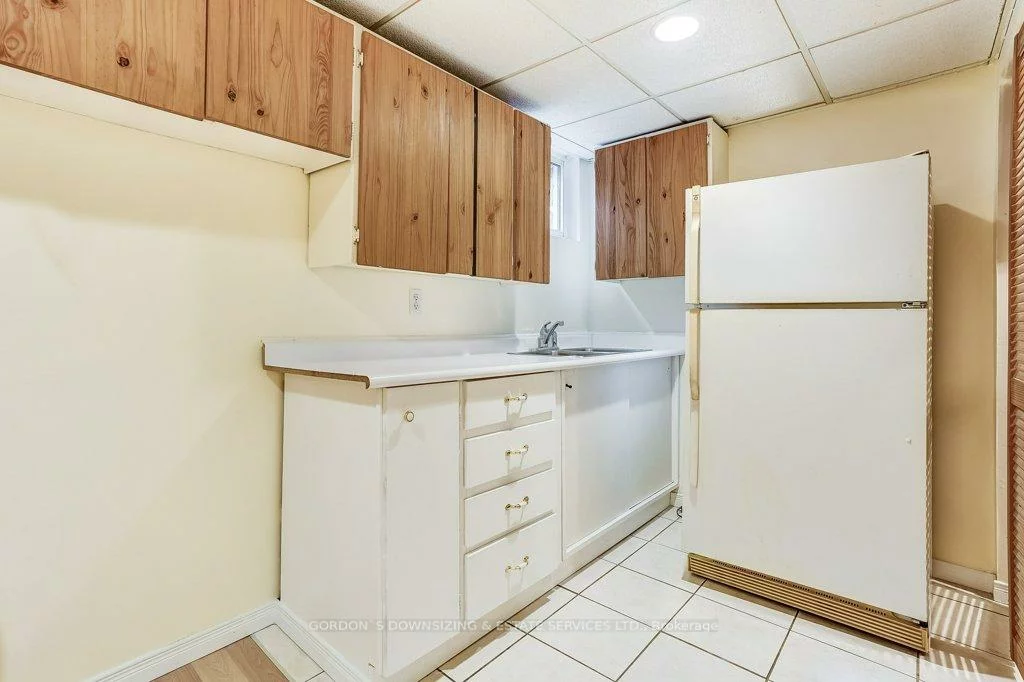 17, Roehampton, Brampton South, Brampton