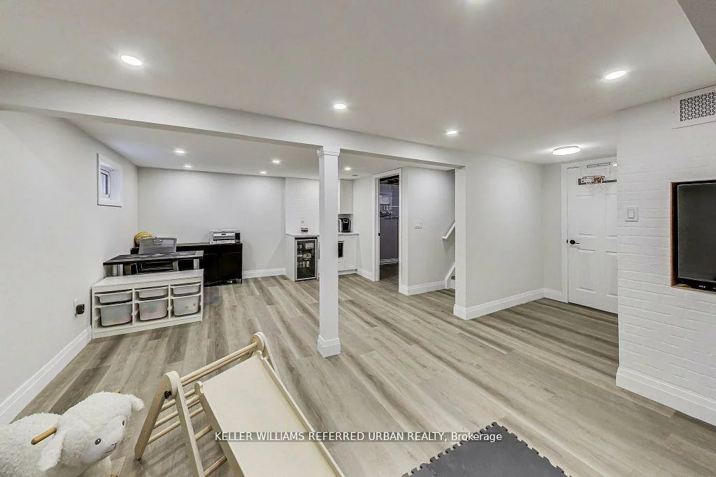 116, Fallingdale, Southgate, Brampton