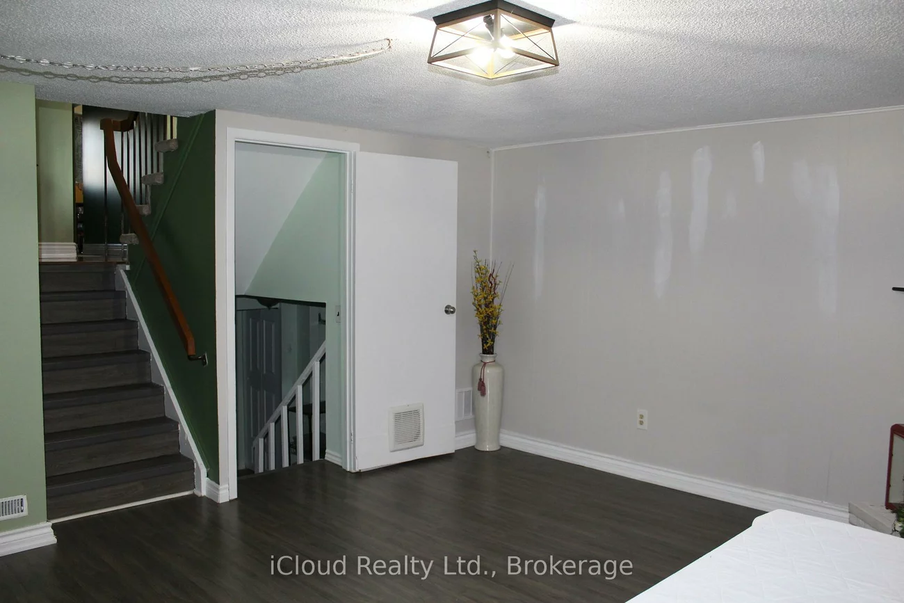 42, Lindridge, Westgate, Brampton