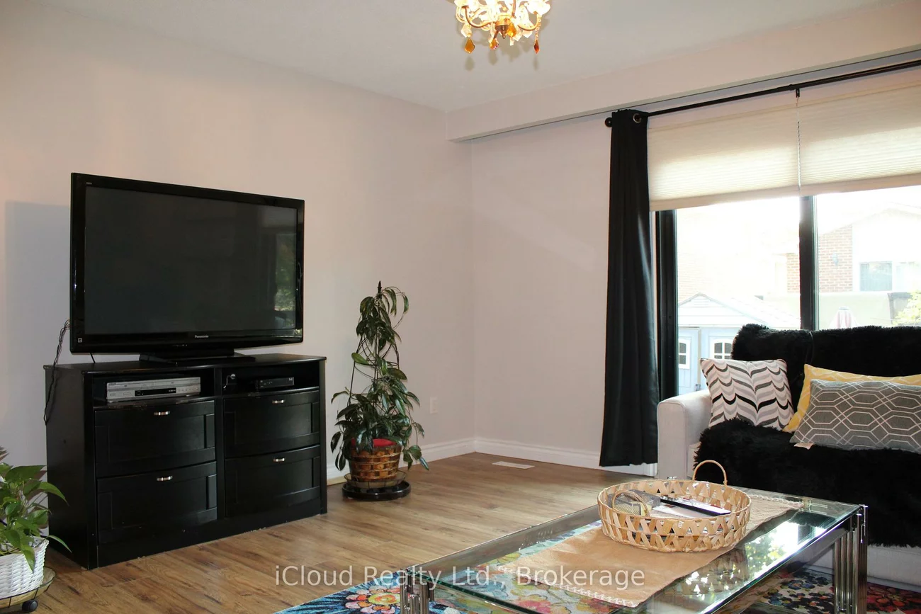 42, Lindridge, Westgate, Brampton