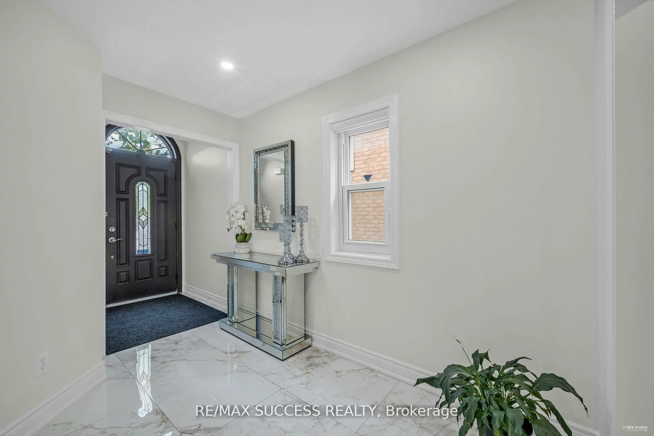 63, Blue Spruce, Sandringham-Wellington, Brampton