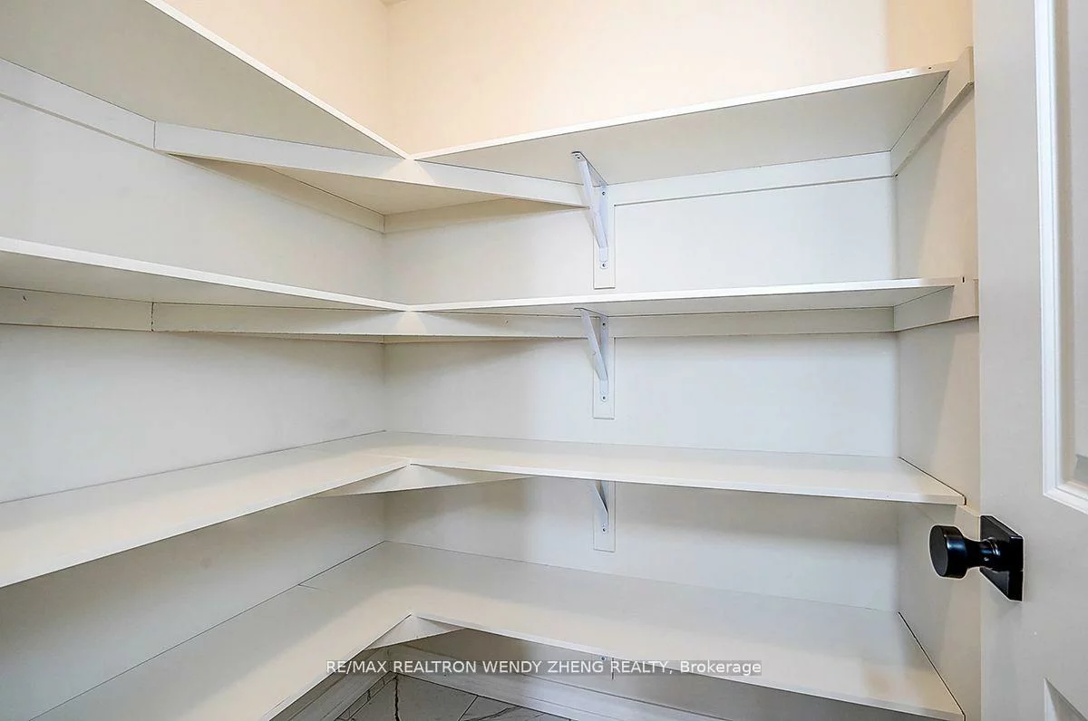 34, Vestry, Goreway Drive Corridor, Brampton