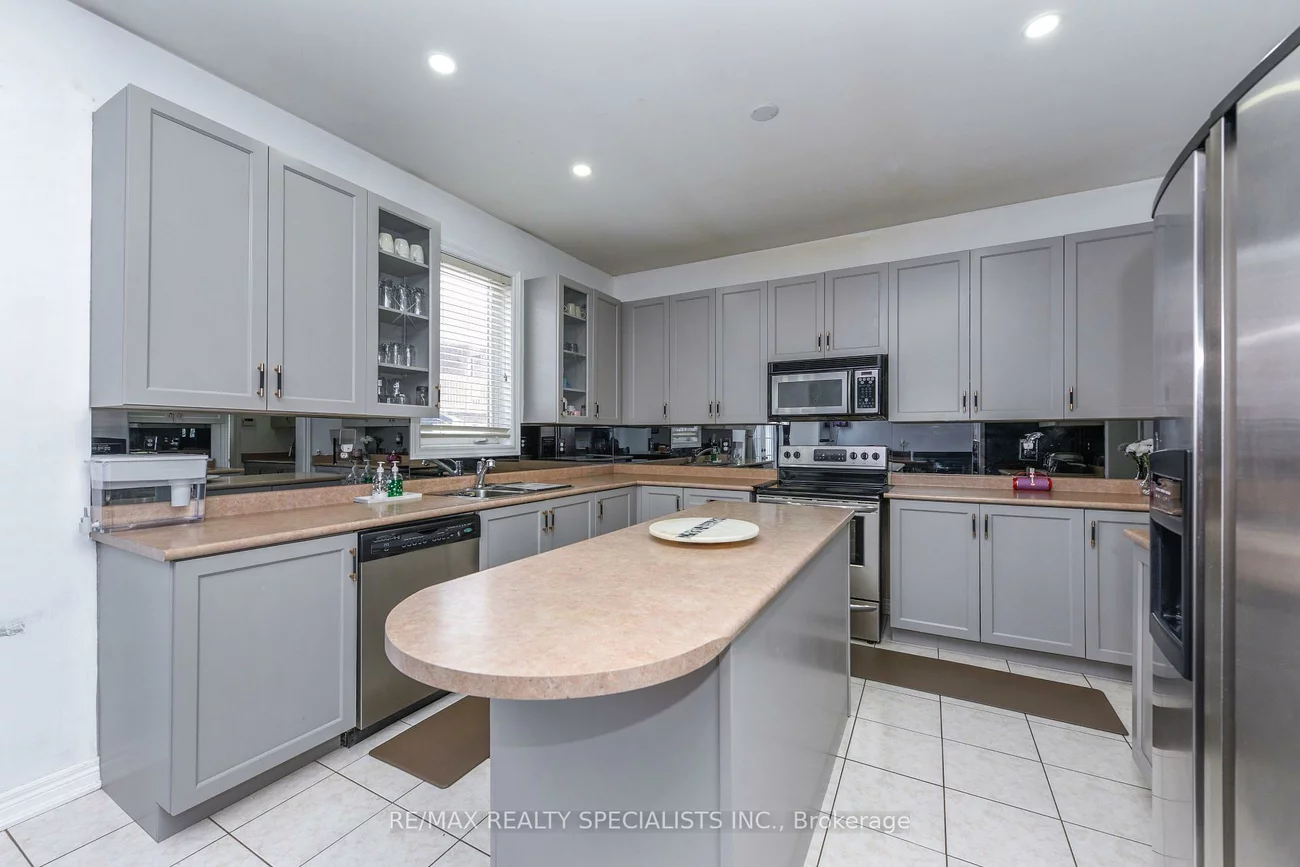 41, Madronna, Fletcher's Meadow, Brampton