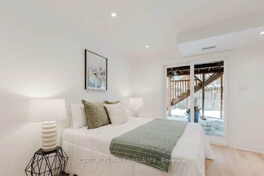 11, Bay Crest, Heart Lake East, Brampton