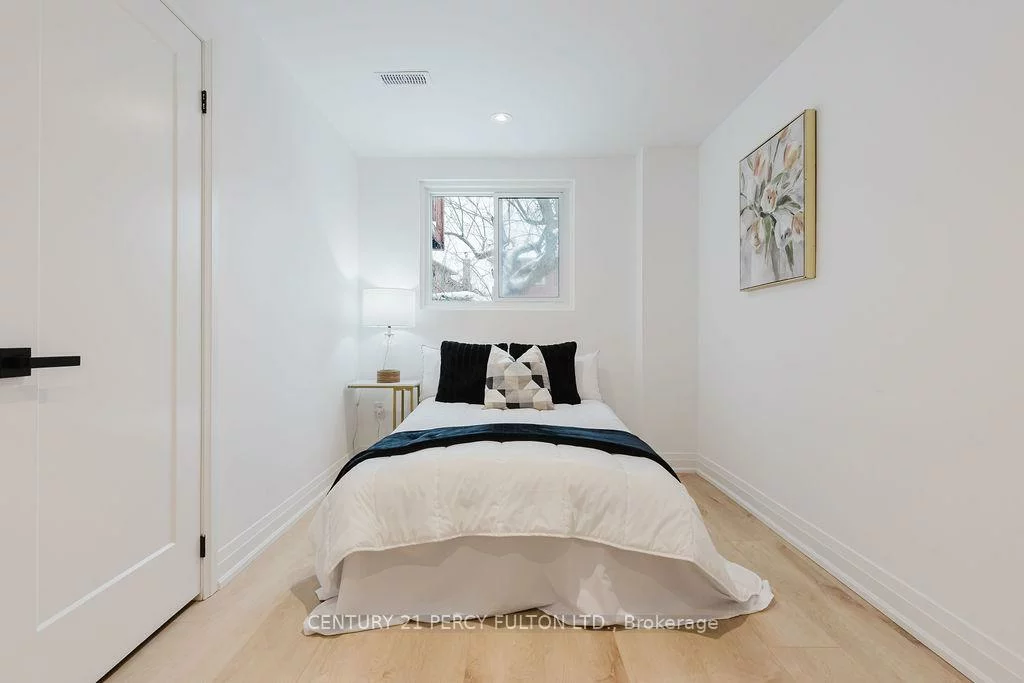 11, Bay Crest, Heart Lake East, Brampton