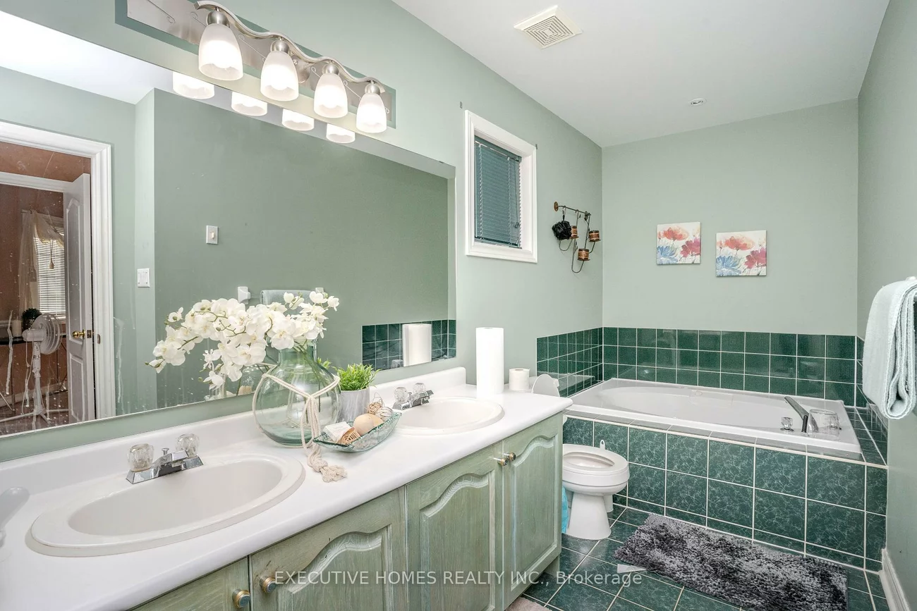 10, Safari, Snelgrove, Brampton