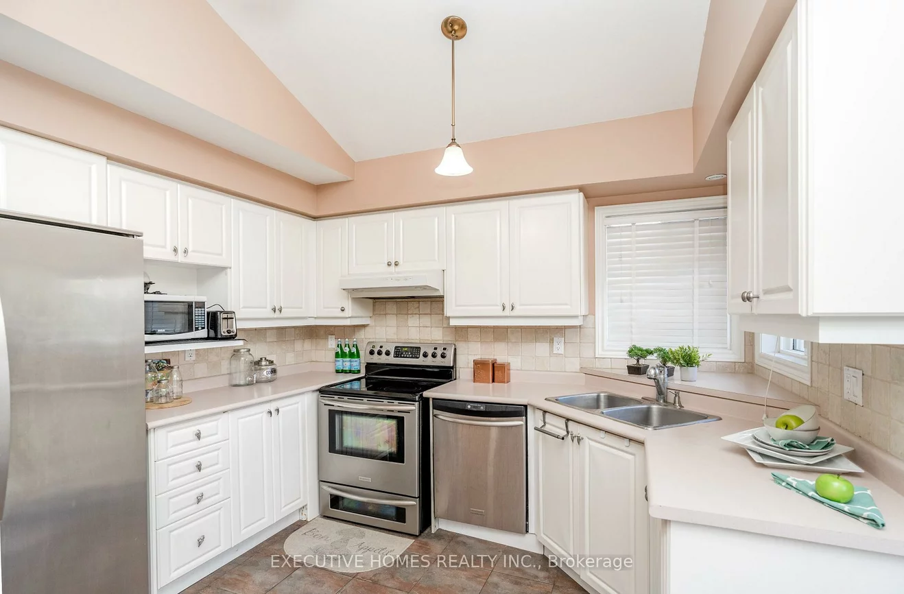 10, Safari, Snelgrove, Brampton