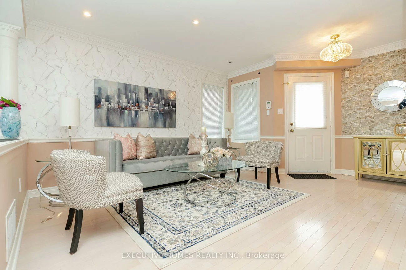 10, Safari, Snelgrove, Brampton