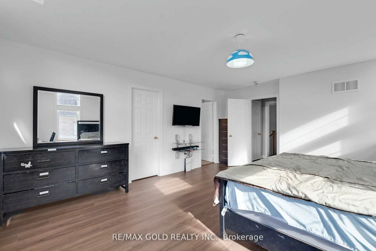 34, Rhapsody, Vales of Castlemore, Brampton