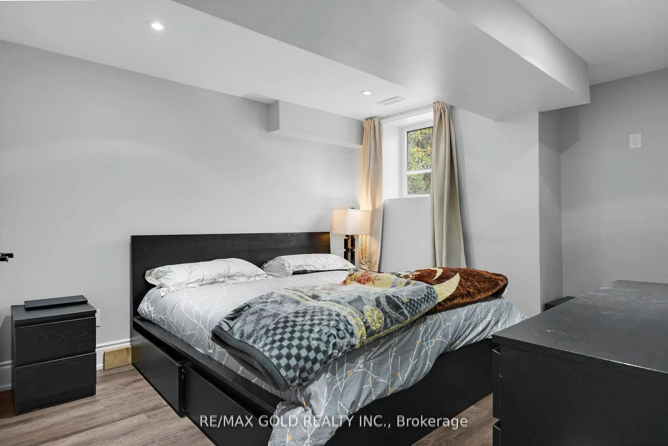 34, Rhapsody, Vales of Castlemore, Brampton