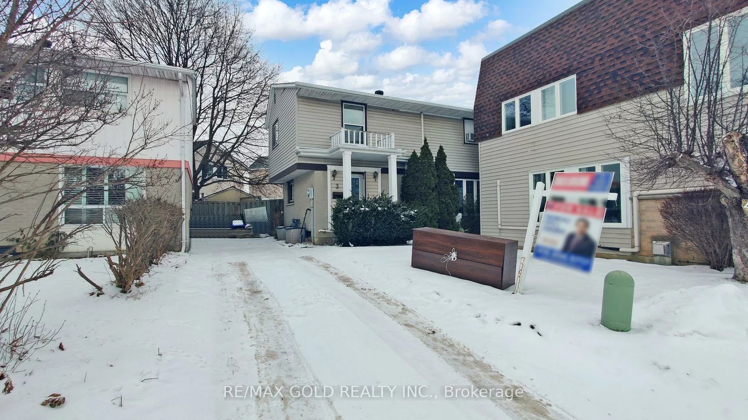 3, Hemlark, Central Park, Brampton