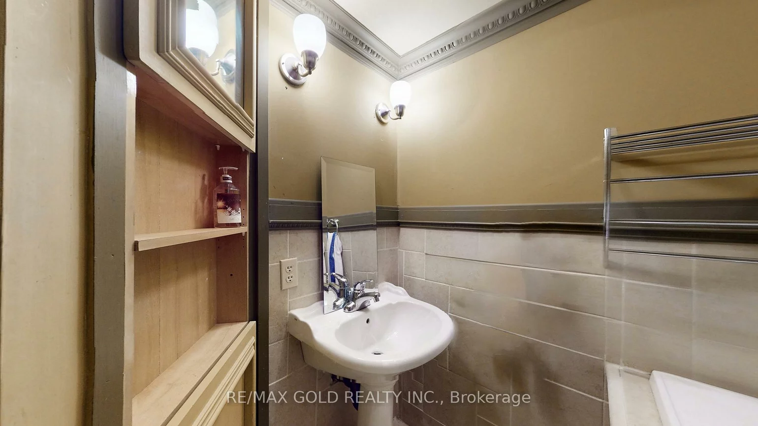 3, Hemlark, Central Park, Brampton