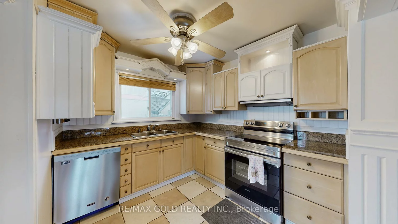 3, Hemlark, Central Park, Brampton