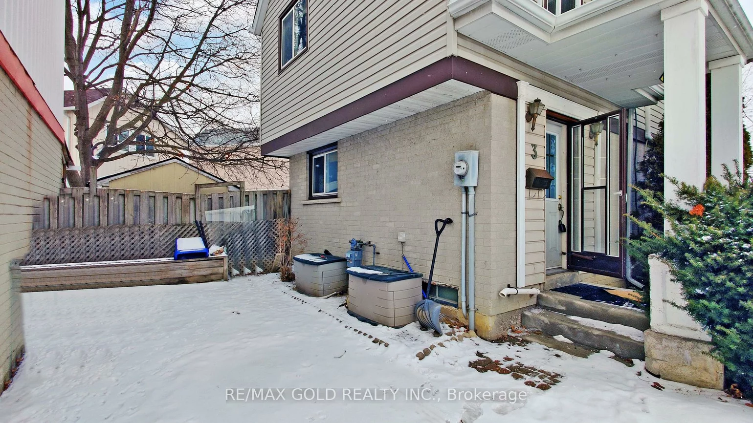 3, Hemlark, Central Park, Brampton