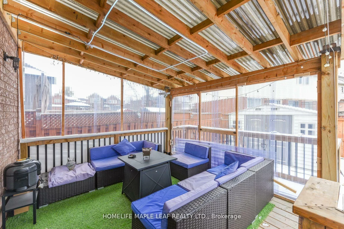 100, Alaskan Summit, Sandringham-Wellington, Brampton